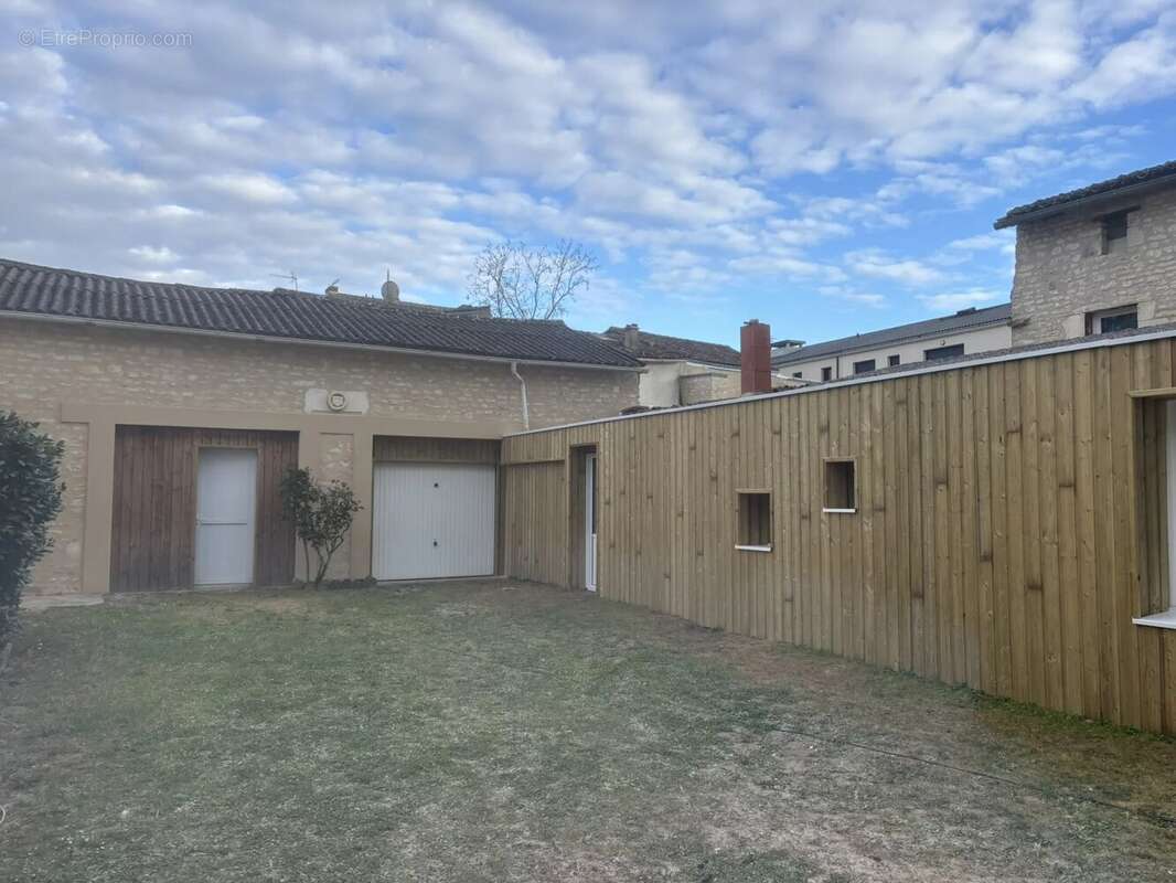 Maison à NEUVILLE-DE-POITOU