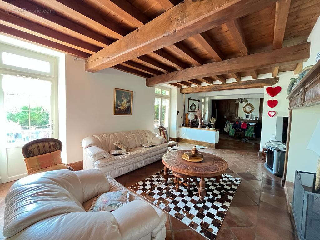 Maison à MAUVEZIN