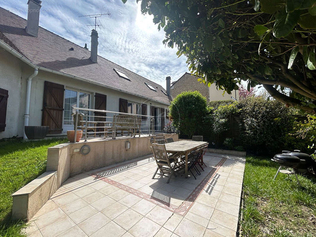 Maison à MAREIL-MARLY