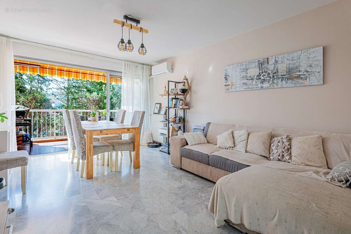 Appartement à VALLAURIS