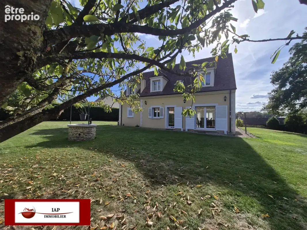 Belle construction traditionnelle   214 M2 habitables   Sous-sol total - photo 2