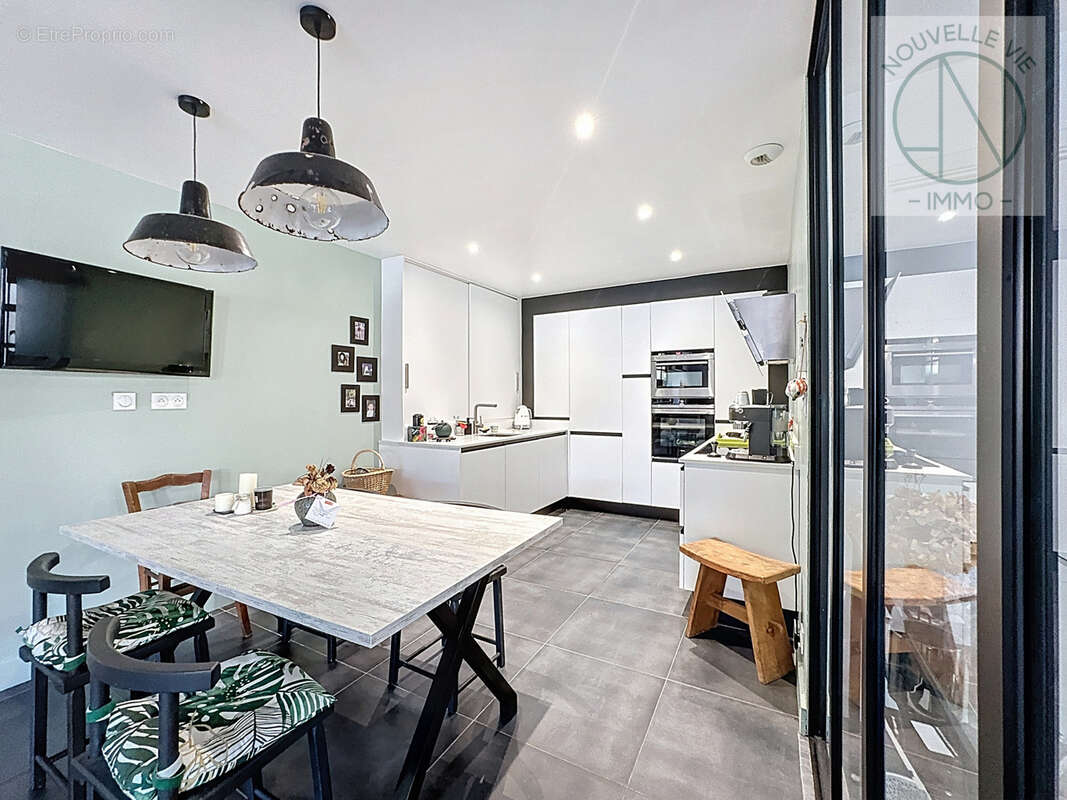 Maison à GONDECOURT