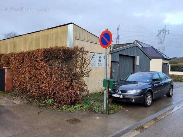 Parking à DREUIL-LES-AMIENS