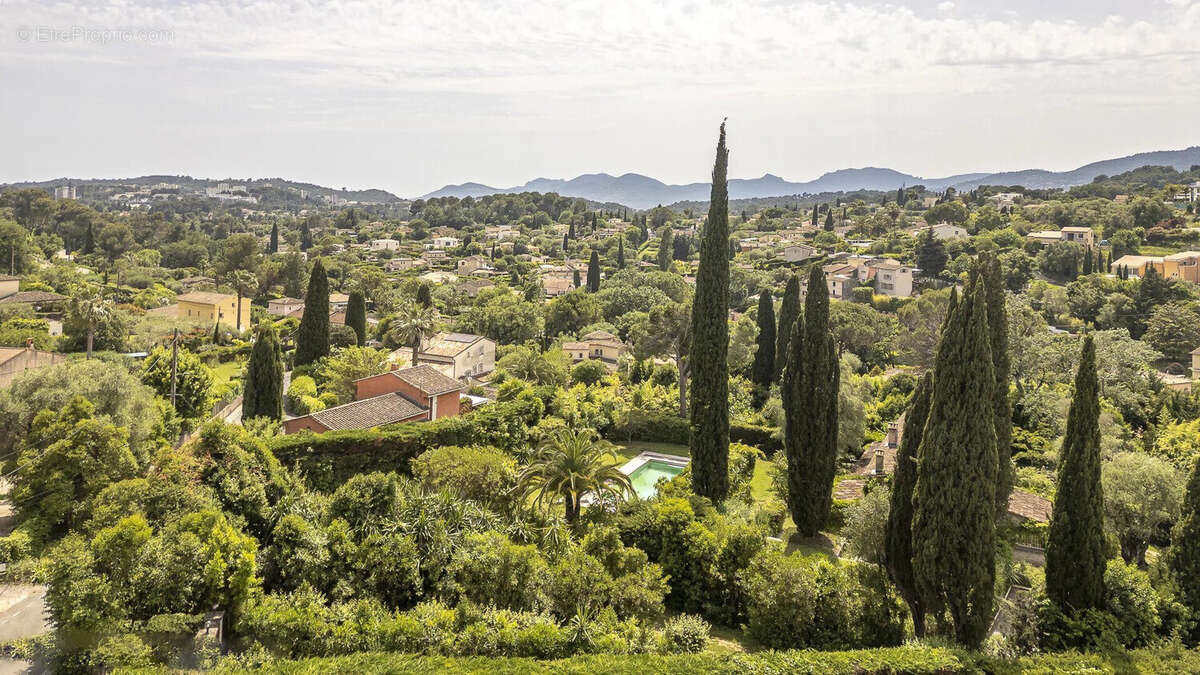 Maison à MOUGINS