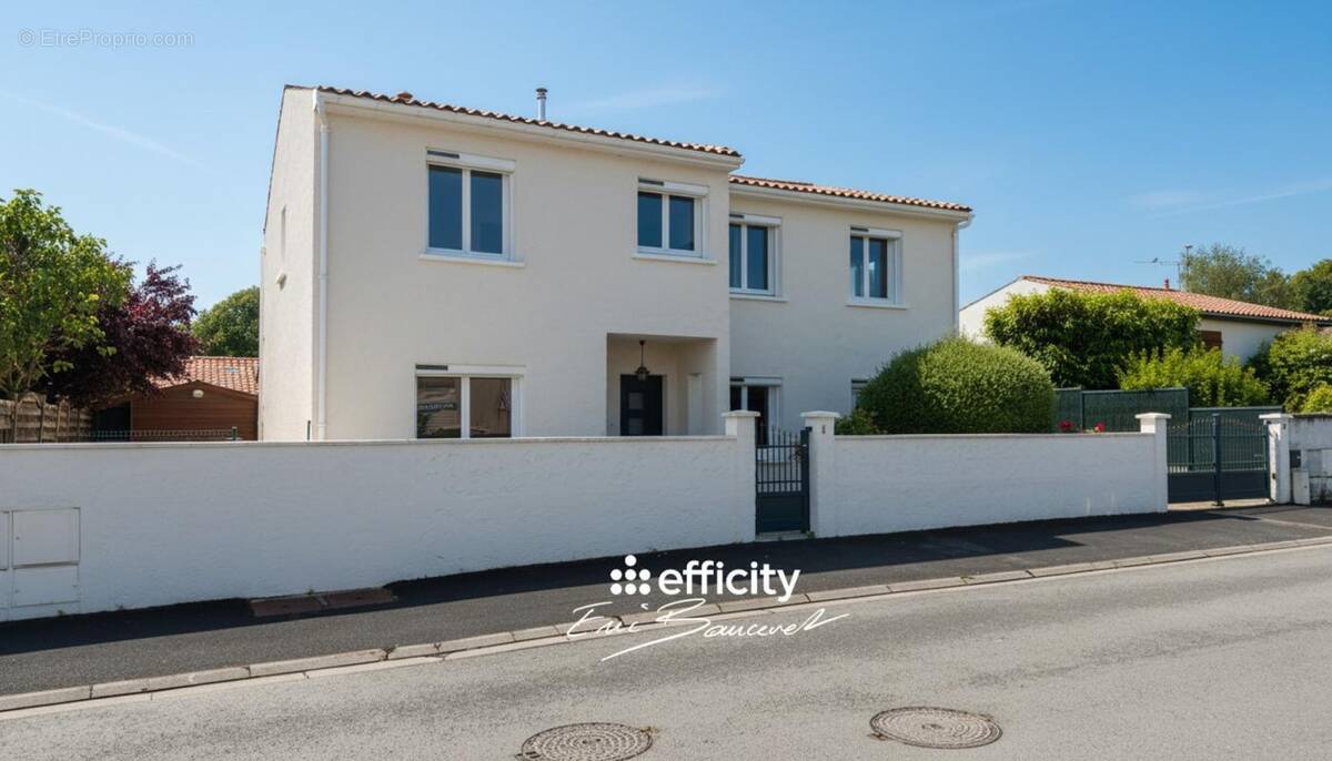 Maison à SAINTES
