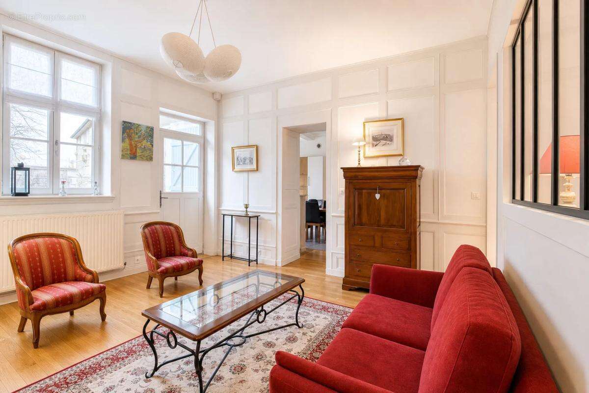 Maison bourgeoise de 321 m² à Vic-sur-Seille - photo 4