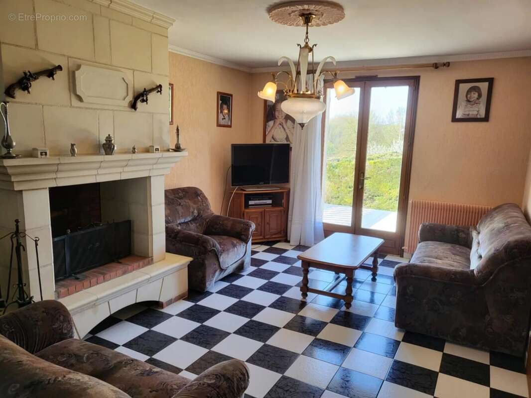 Maison à AZAY-LE-RIDEAU