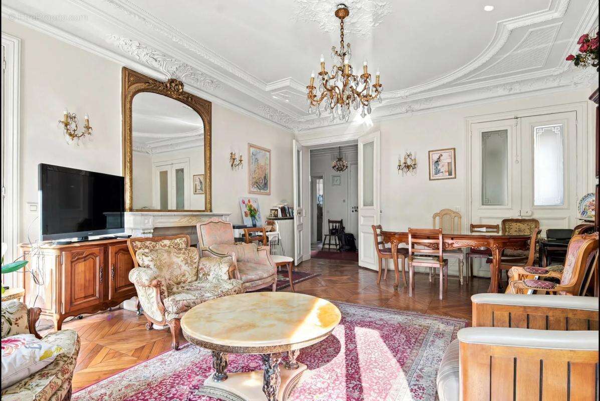 Appartement à PARIS-10E