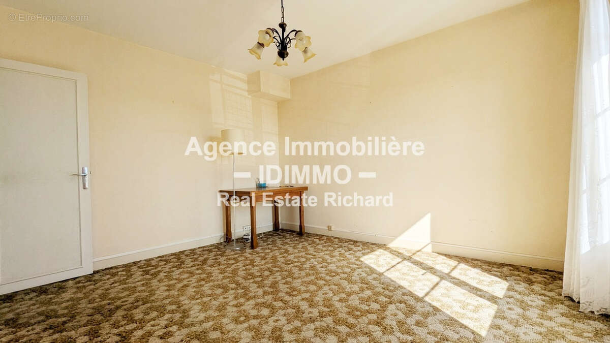 Maison à CORBEILLES