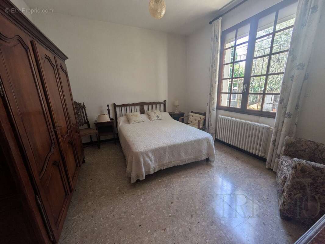 Maison à SAINT-BRES