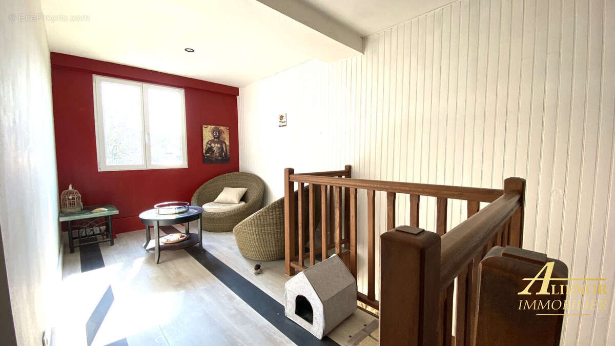 Maison de caractère rénovée avec parc arboré et dépendances - proche Saint-Pardoux-la-Rivière - photo 8