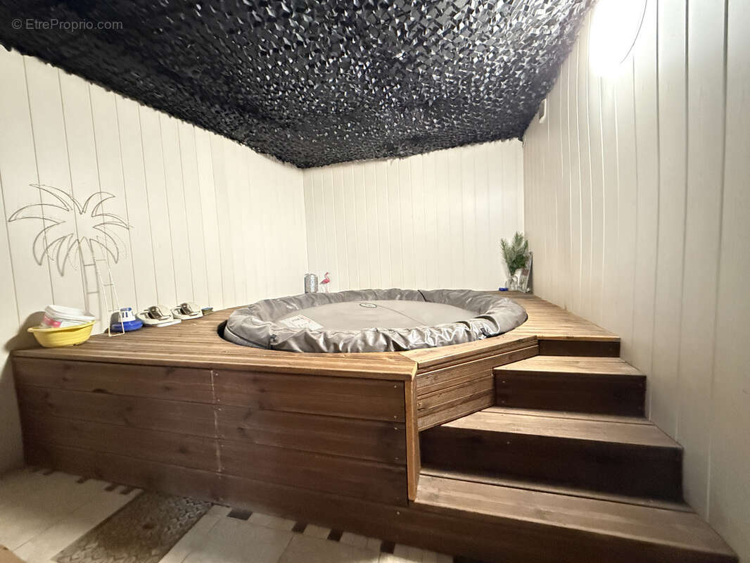 Maison familiale rénovée avec piscine   Saint-Jean-le-Vieux - photo 13