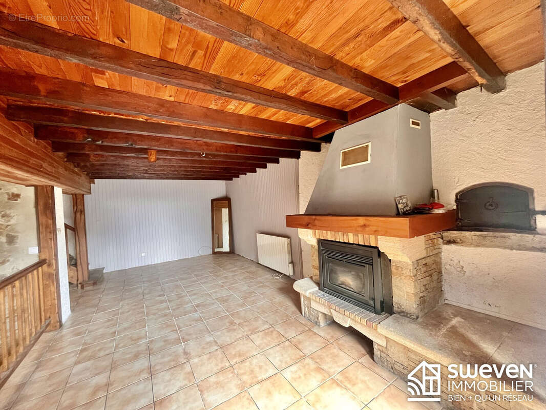 Maison 116 m² à Camarade  - photo 4