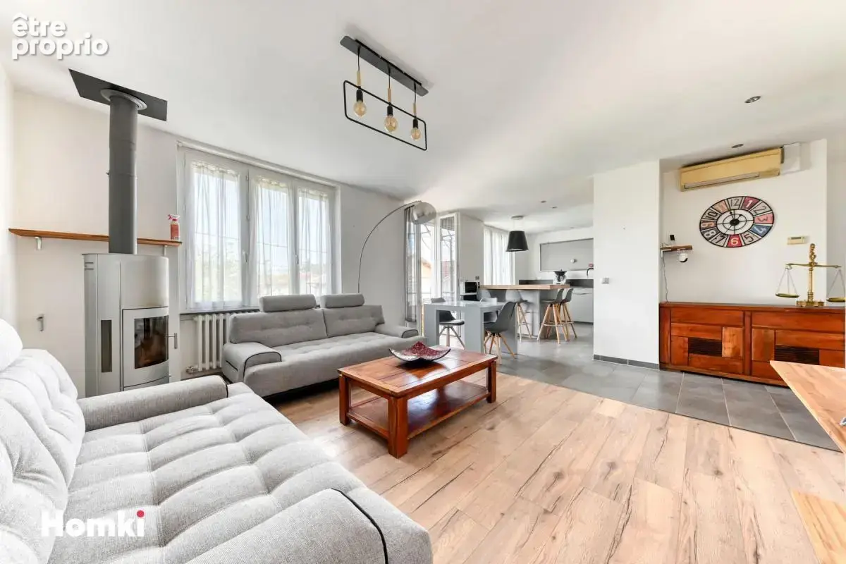 À VENDRE – Superbe appartement duplex rénové dans villa des années 1960 – Rue Guynemer - photo 2