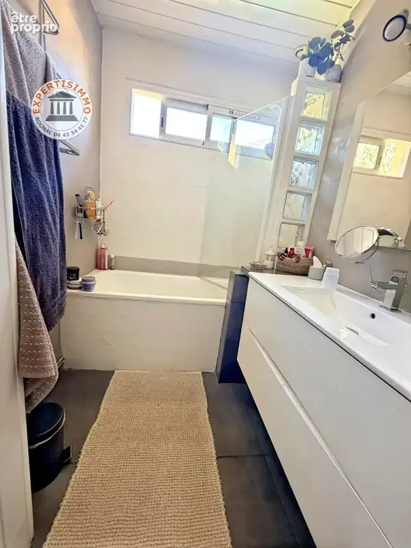 Vitrolles - Maison T5 avec piscine et garage - photo 15