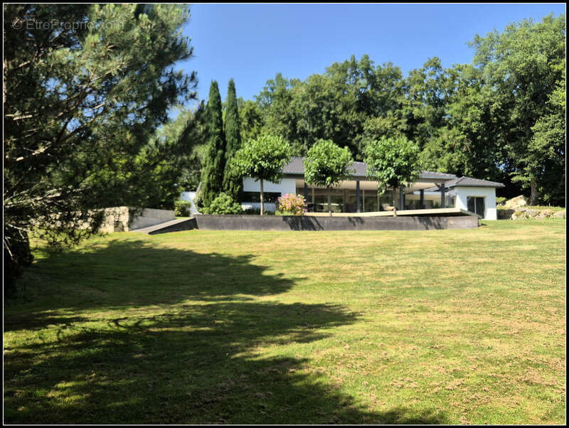 Maison à LA ROMIEU