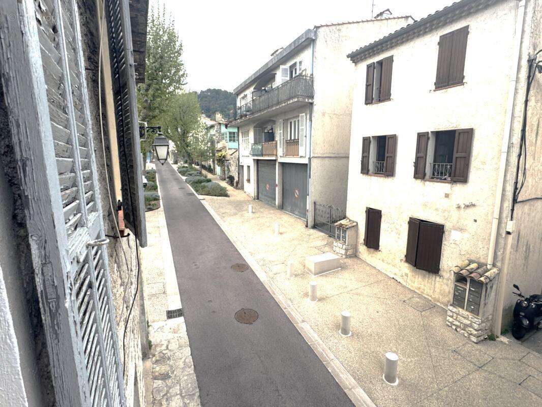 Appartement à LA COLLE-SUR-LOUP