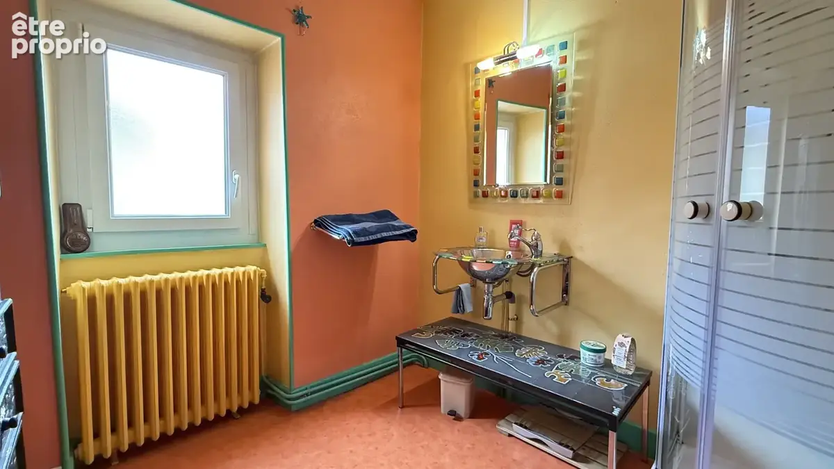 Grande maison de village rénovée avec dépendance et jardin - photo 13