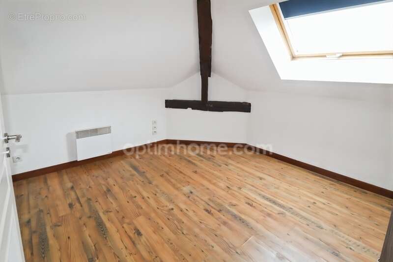 Appartement à SAINT-ETIENNE-DE-SAINT-GEOIRS