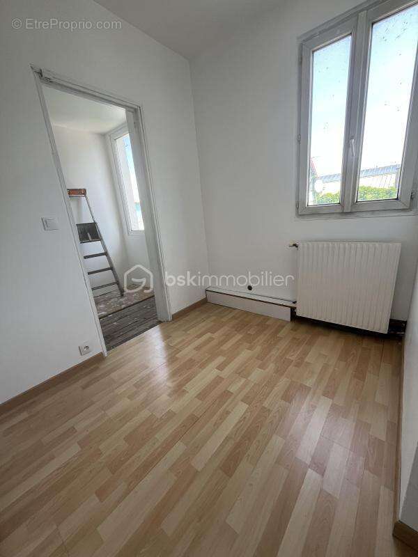 Nanterre — maison 4 chambres + dépendance 36m²  fort potentiel investisseur - photo 18