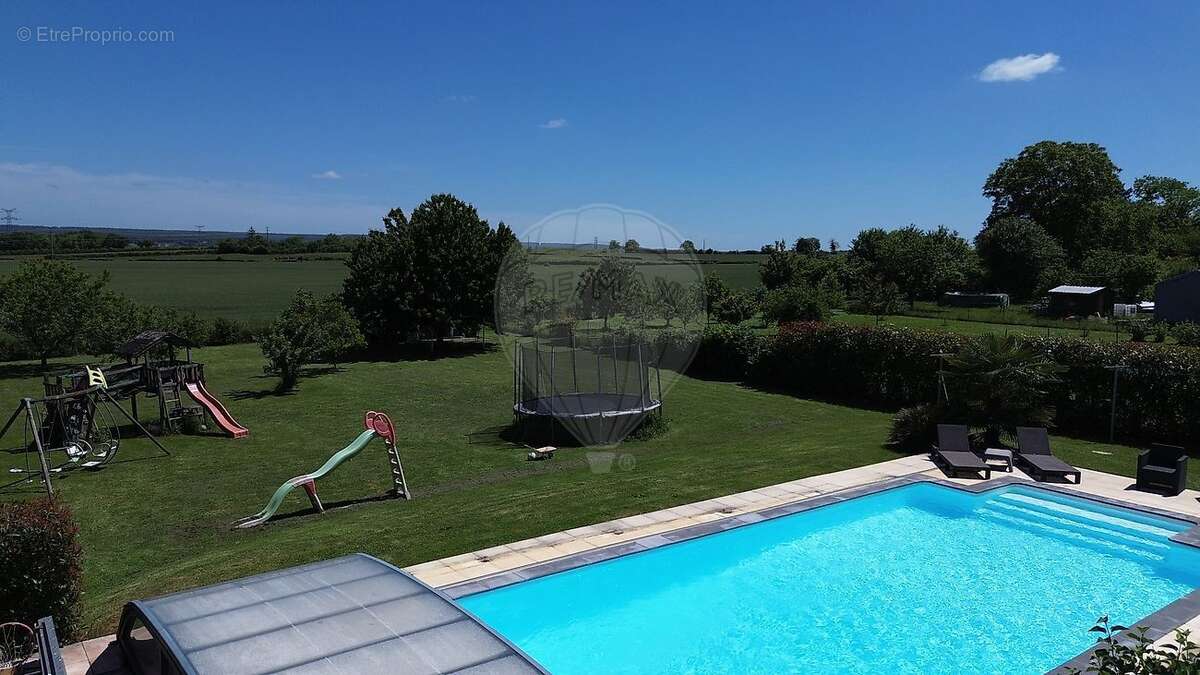 Maison à LA CHARITE-SUR-LOIRE