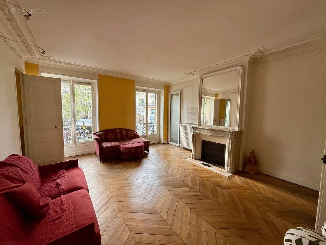 Appartement à PARIS-10E