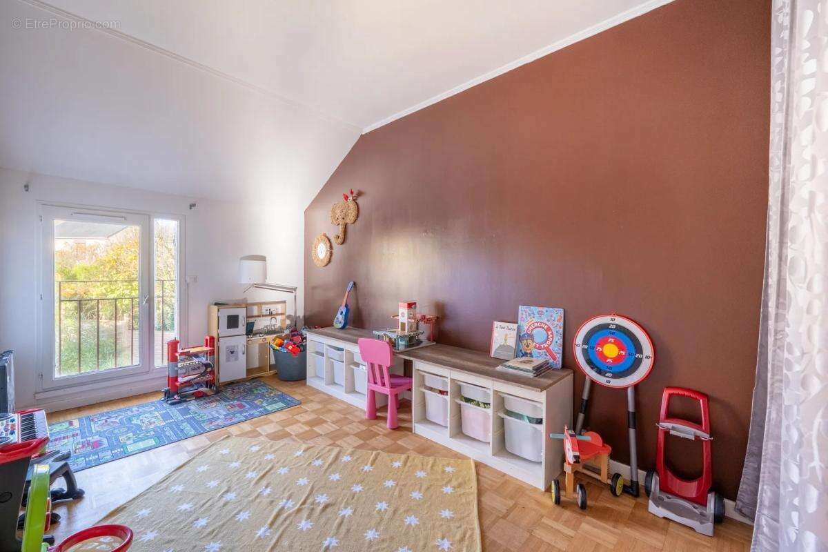 Maison à JOUY-LE-MOUTIER