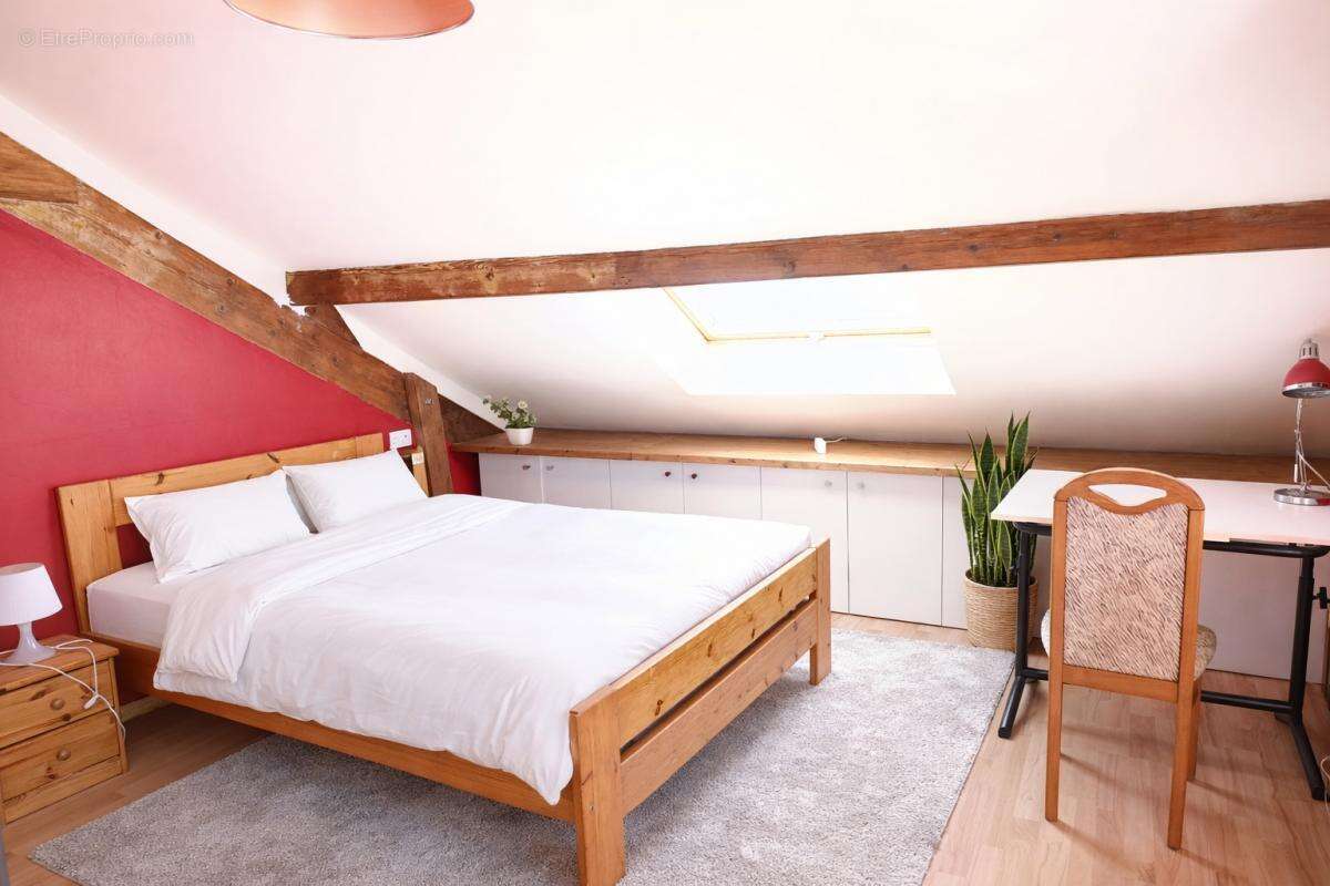 Maison à VARENNES-JARCY