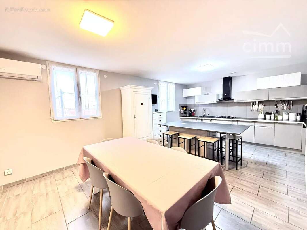 Immeuble de rapport 300 m² – Local commercial divisible  + habitation - photo 8