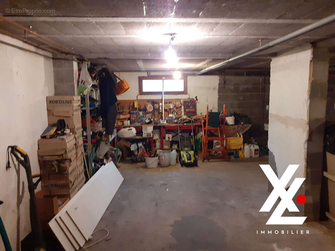 Maison à VELAINE-EN-HAYE