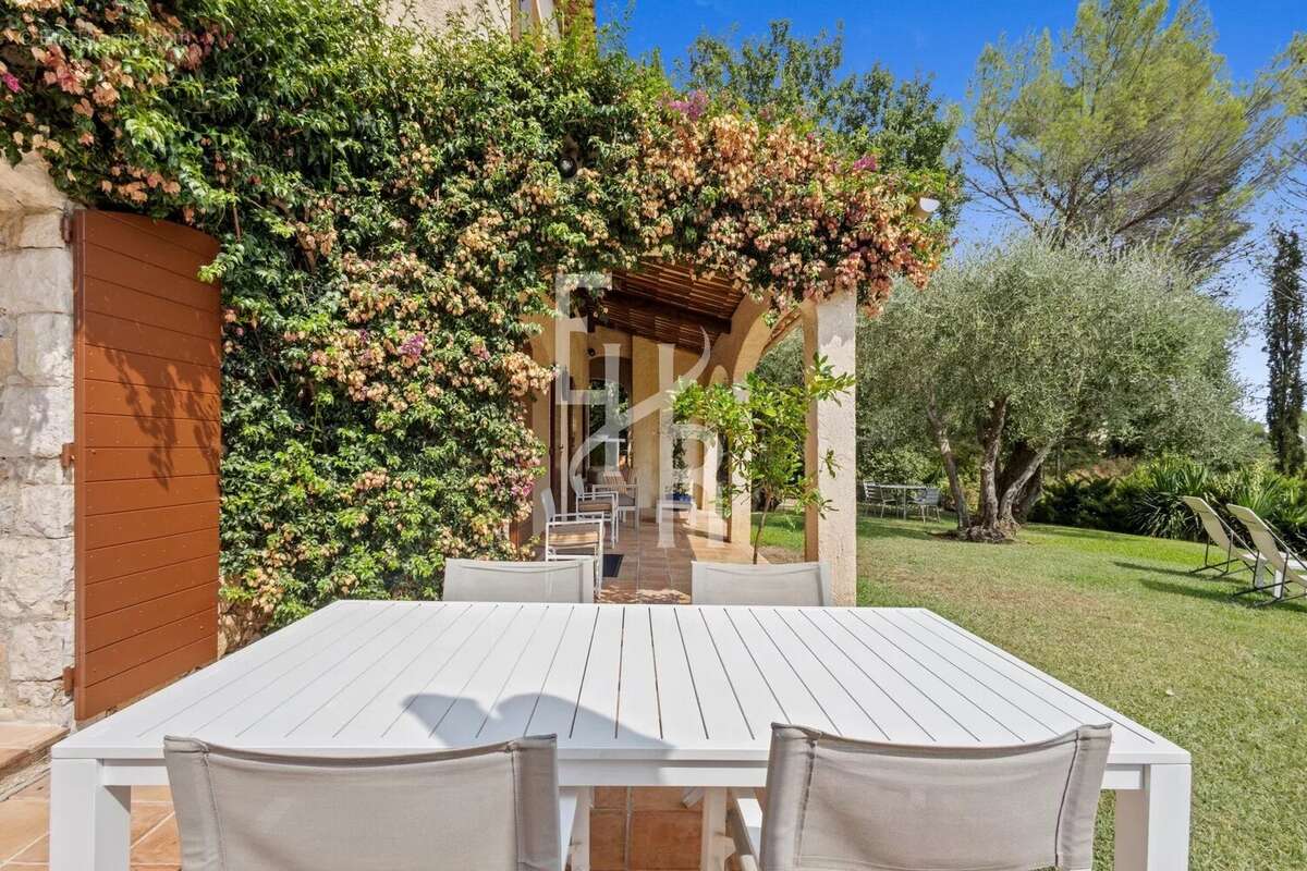Vente villa vue panoramique au calme absolu, Spéracédes - photo 8