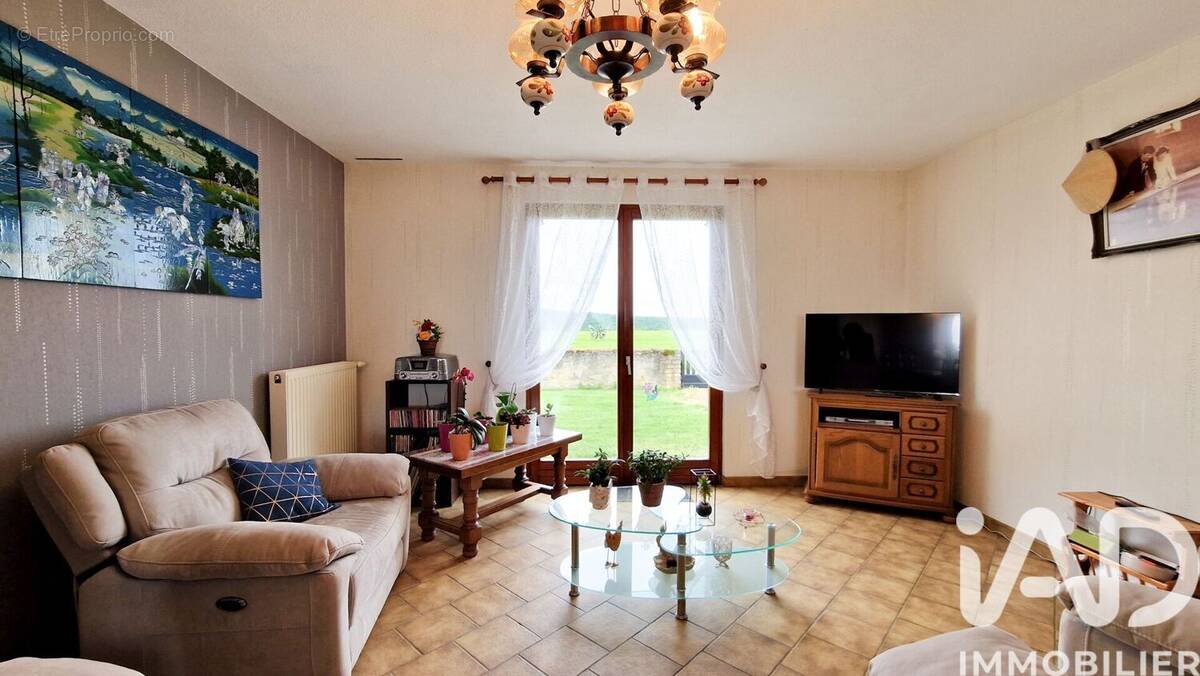 Photo 1 - Maison à CHAMBLEY-BUSSIERES