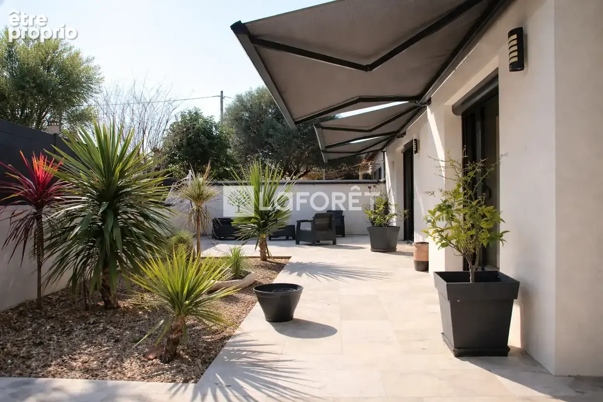 Villa plain pied avec jardin, garage, et piscine à Monplaisir Arles - photo 6