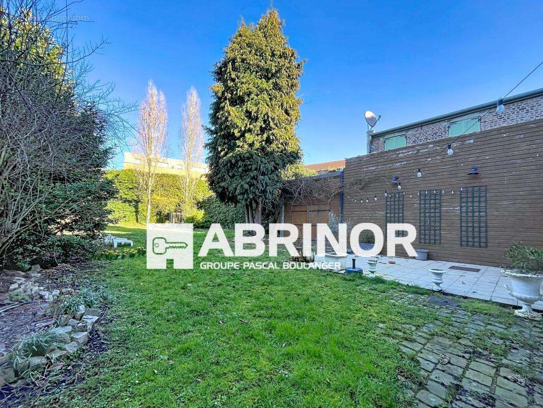 Maison 7 chambres – Bureau – Salle de jeux – 280 m² habitables – Jardin 500 m² - cave - photo 7