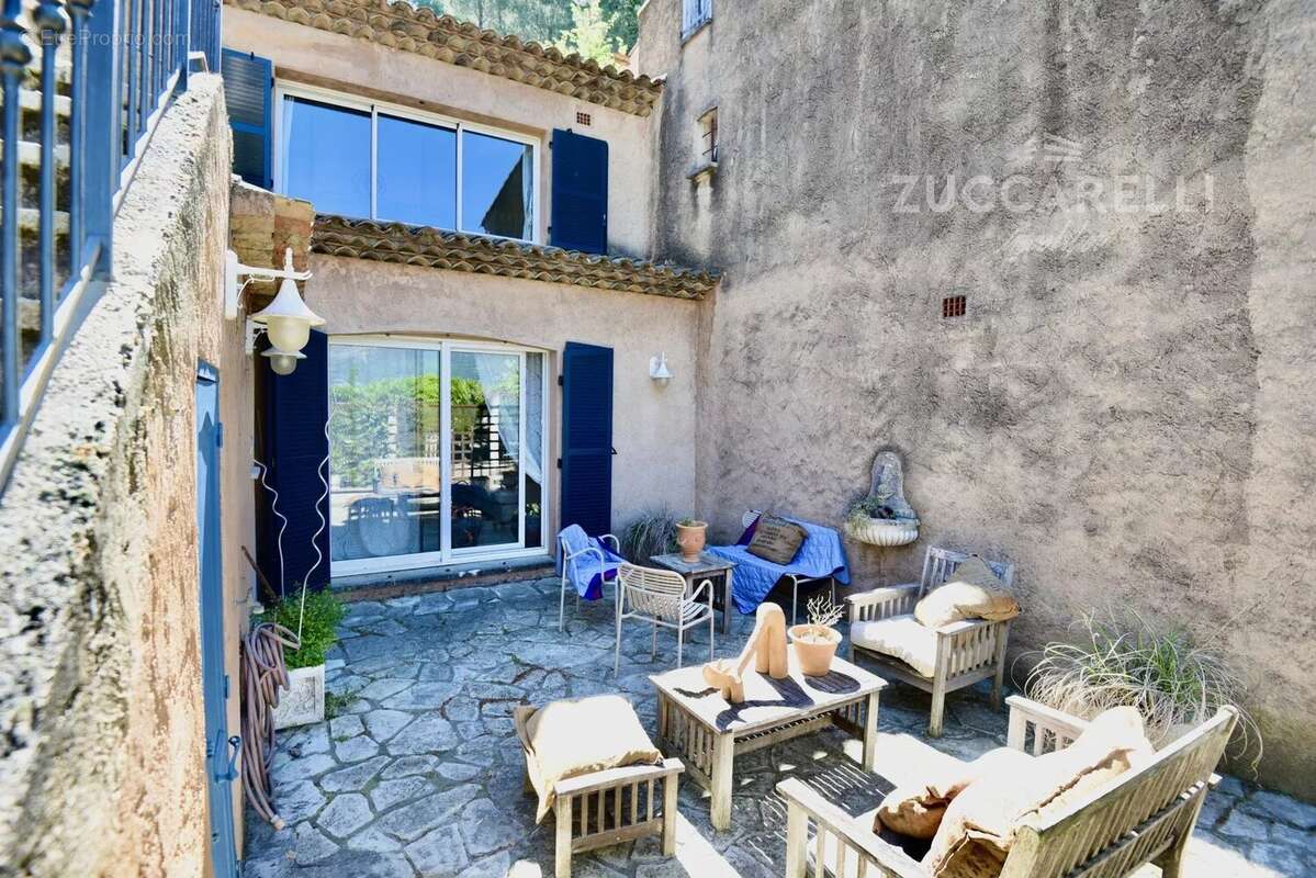 Maison à COLOMARS