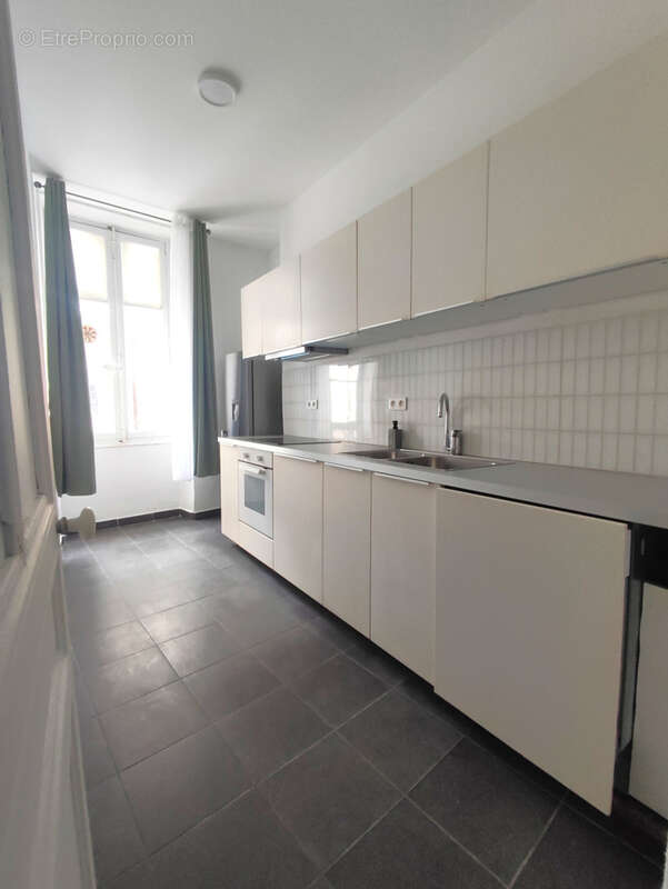 Appartement à MARSEILLE-1E