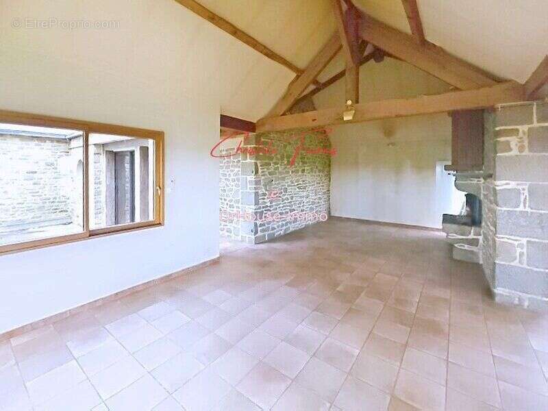 Maison à LOUVIGNE-DU-DESERT