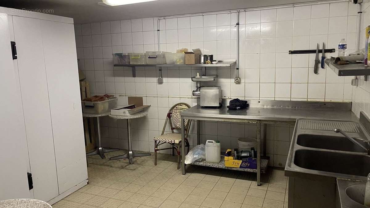 235 m² à Paris-18e  - photo 6