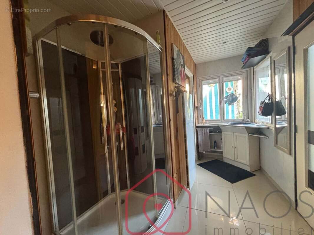 Au cur de la ville, cette maison de 67,31 m², - photo 6