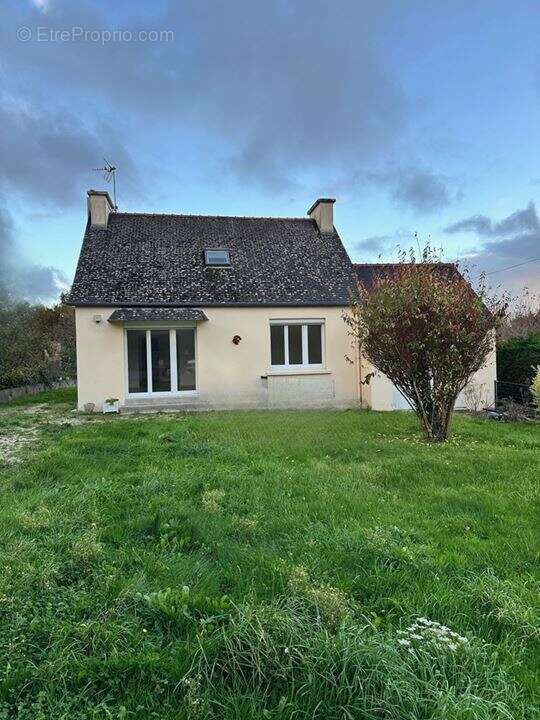 Maison à LOGONNA-DAOULAS