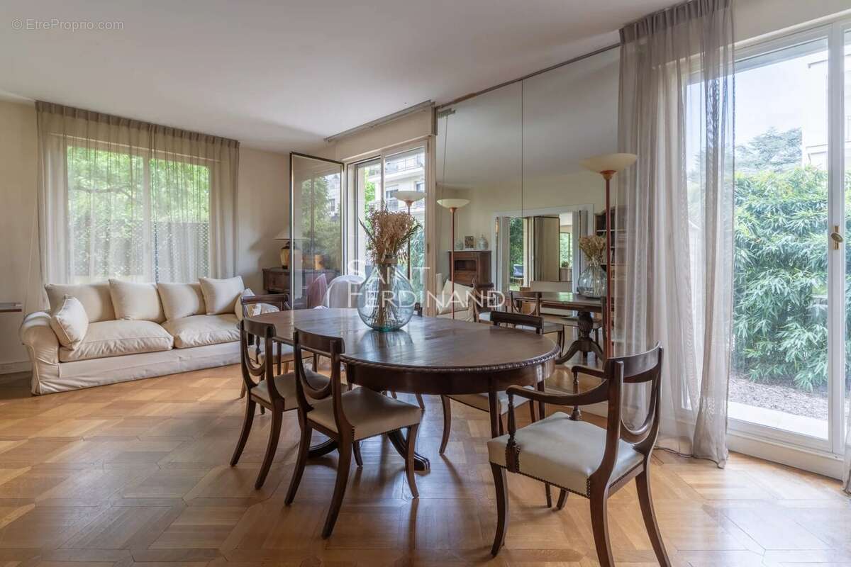 Appartement à NEUILLY-SUR-SEINE