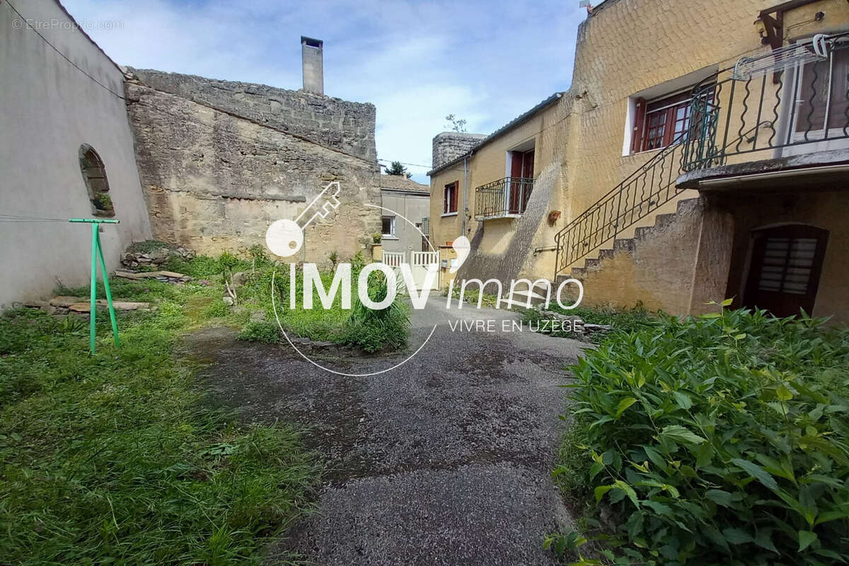 Maison à SAINT-QUENTIN-LA-POTERIE