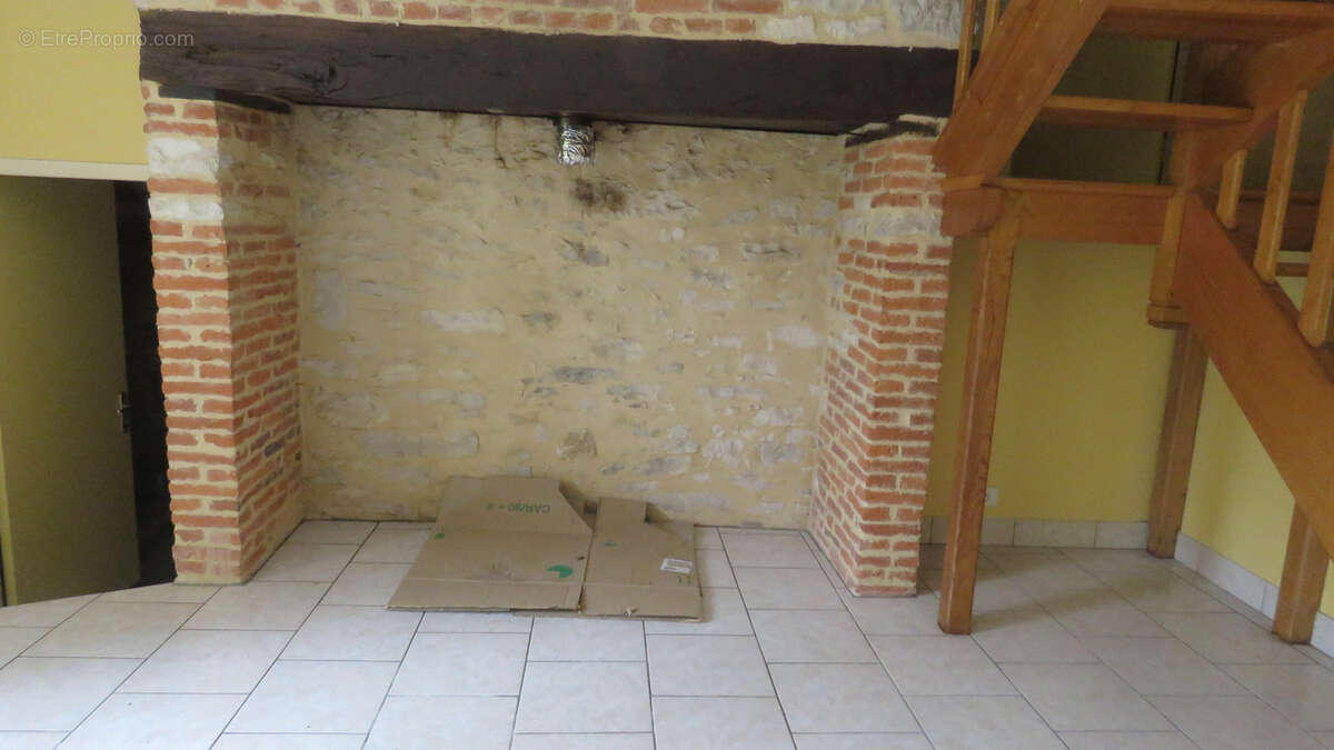 Ensemble immobilier de 2 maisons (en pierres et mitoyennes) avec une grange (en pierres) Secteur SAINT RAPHAEL - photo 24