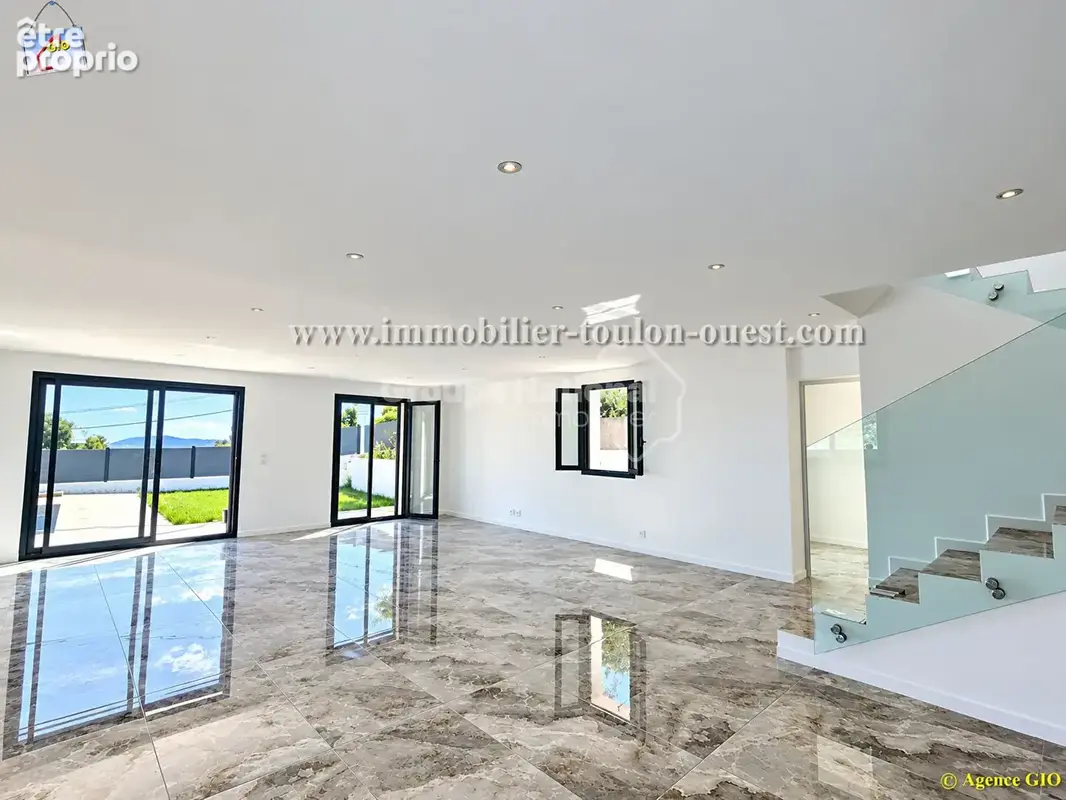 Toulon les 4 chemins - villa  2026 t5 de 121 m²  - terrain de 559 m² - piscine -  terrasse - photo 2