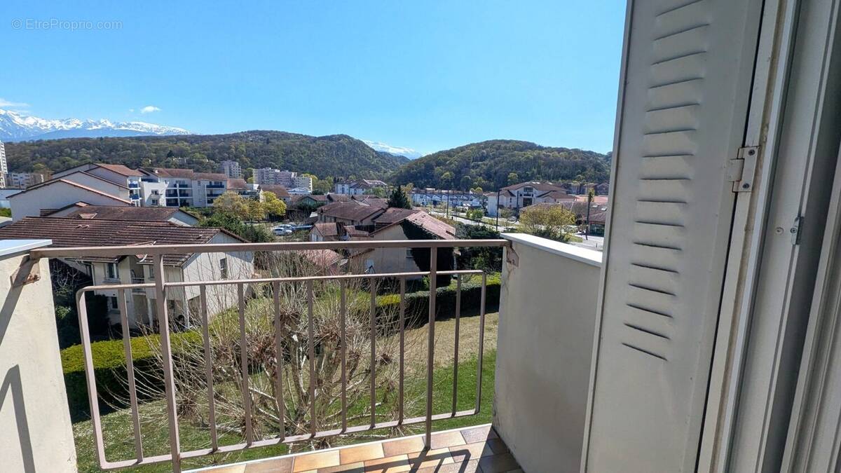 Appartement à LE PONT-DE-CLAIX