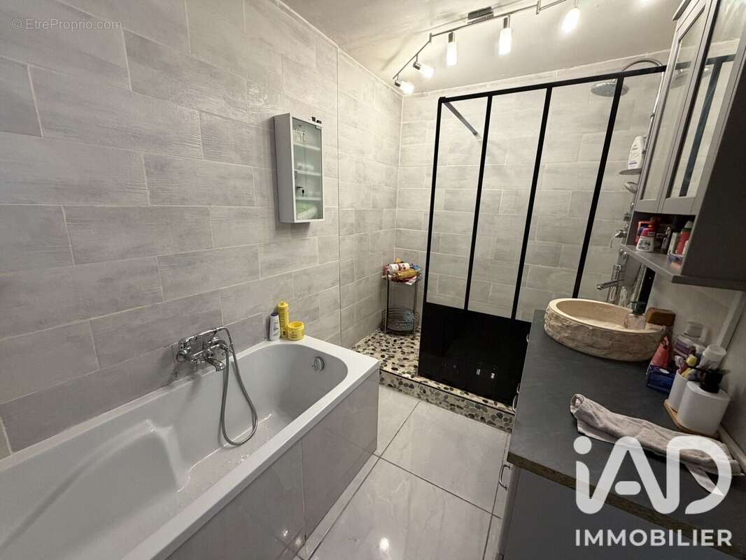 Maison 117 m² à Le Peage-De-Roussillon  - photo 9