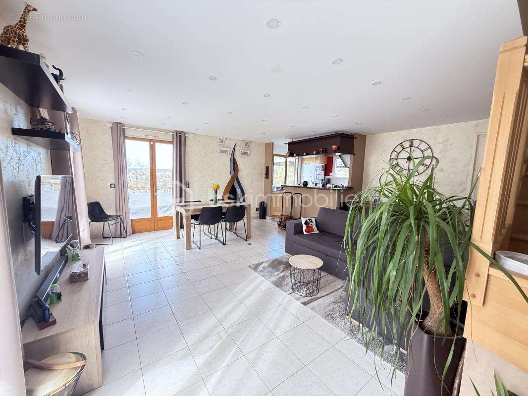 Maison à PONT-L&#039;EVEQUE