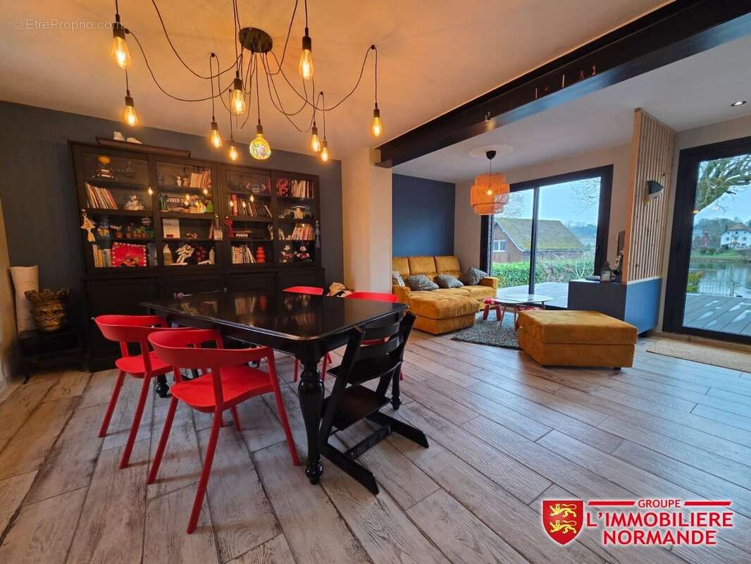 Maison à SAINT-PIERRE-DU-VAUVRAY