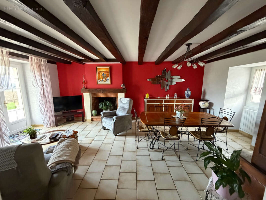 Maison à SAINT-SAUVEUR