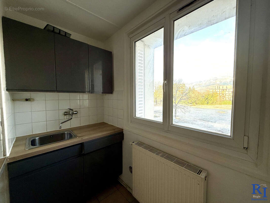 Cusine séparée - Appartement à GRENOBLE